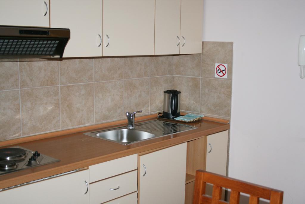 Aparthotel Castrum Novum Novigrad (Istria) Phòng bức ảnh