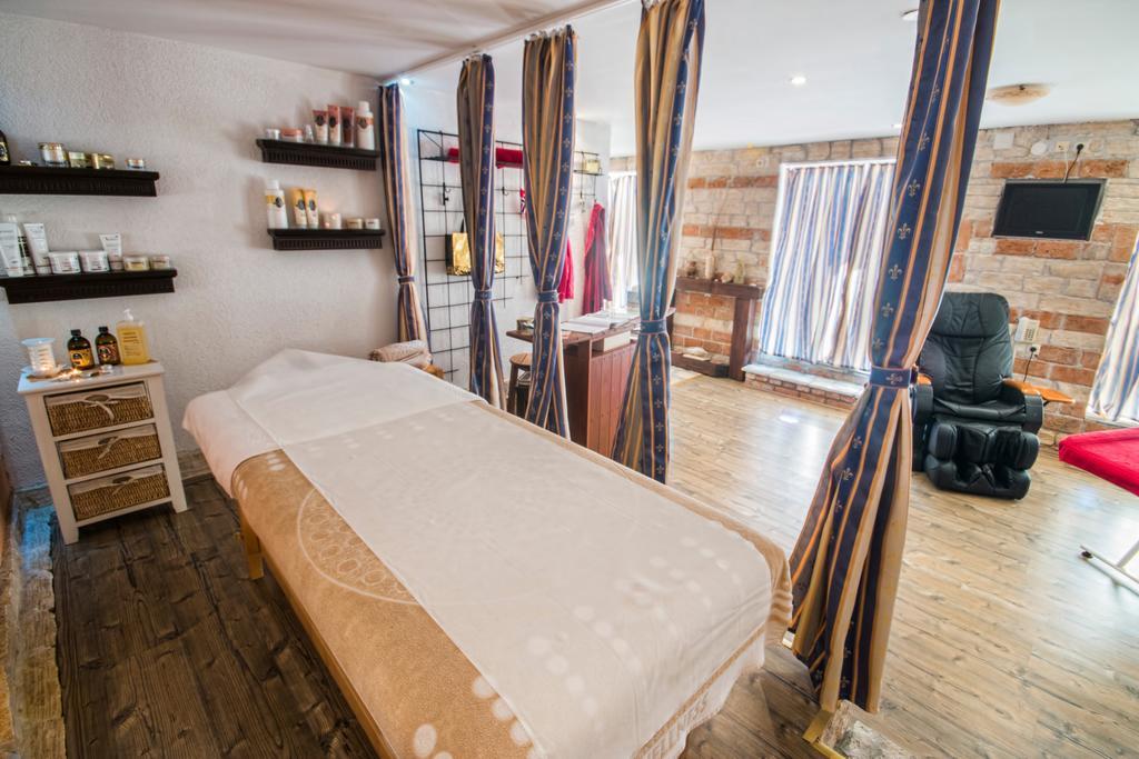 Aparthotel Castrum Novum Novigrad (Istria) Phòng bức ảnh