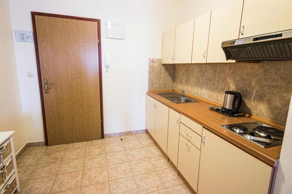 Aparthotel Castrum Novum Novigrad (Istria) Phòng bức ảnh