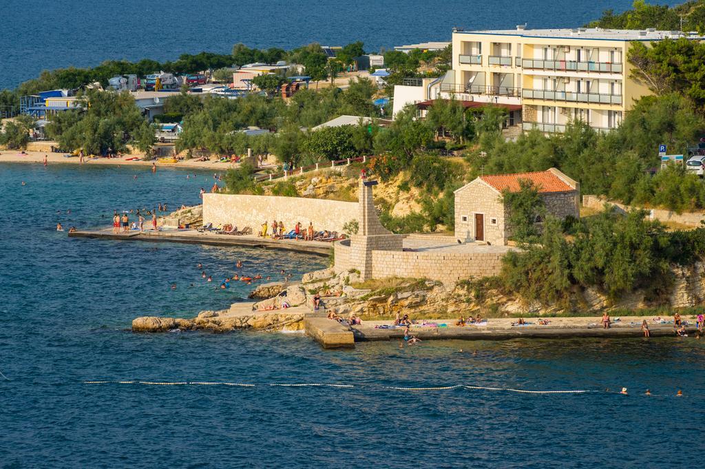 Aparthotel Castrum Novum Novigrad (Istria) Ngoại thất bức ảnh