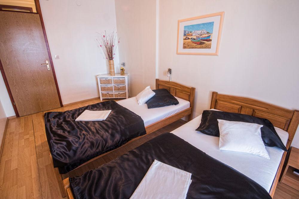 Aparthotel Castrum Novum Novigrad (Istria) Ngoại thất bức ảnh
