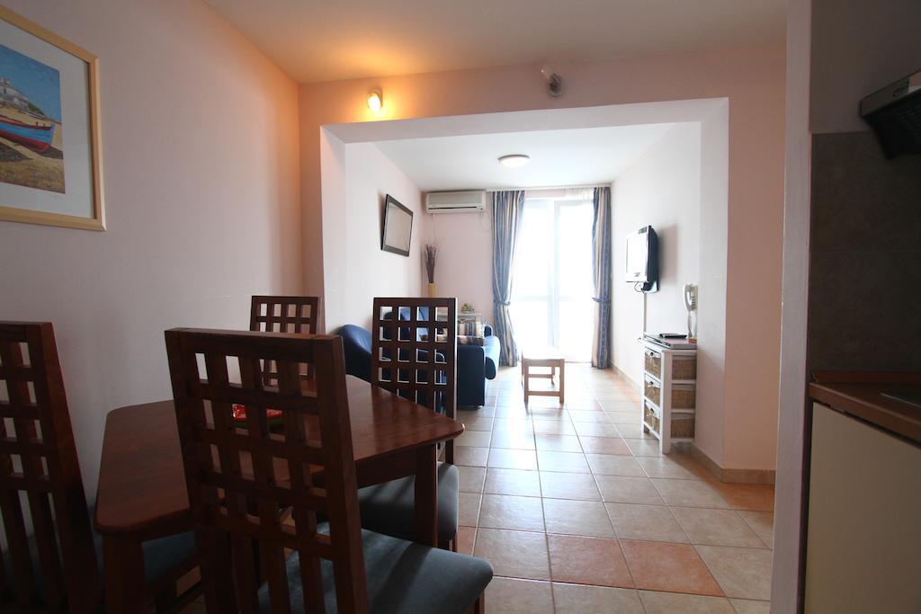 Aparthotel Castrum Novum Novigrad (Istria) Phòng bức ảnh